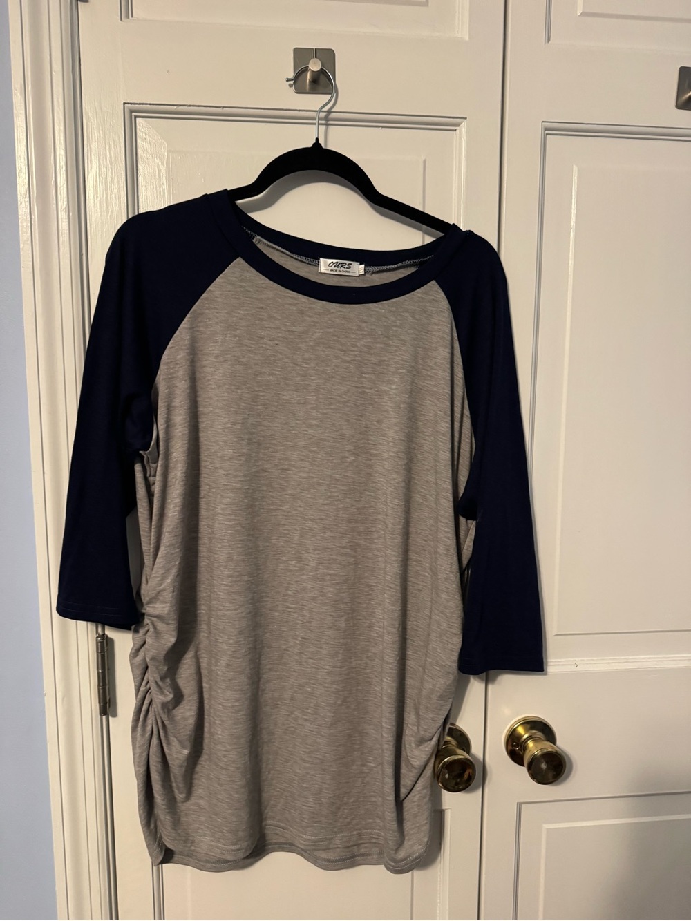 Women’s Gray & Navy Raglan Baseball Tee with Ruched Sides — XXL - Picture 1 of 8